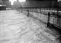 Erie Canal Aqueduct during flood of 1913