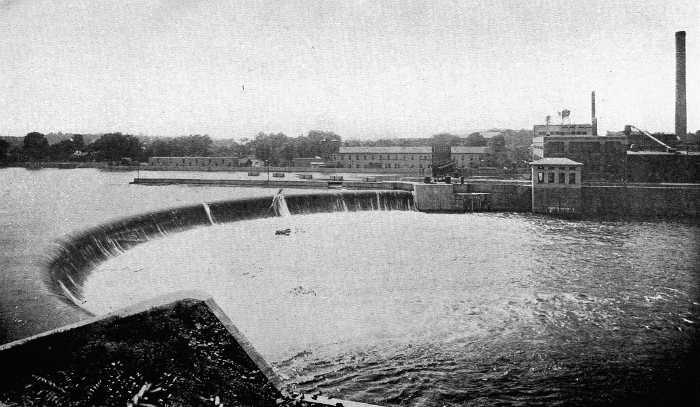 Fixed dam in the Oswego river