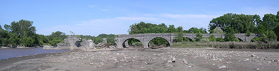 Schoharie Creek Aqueduct - Panoramic view of the remains, 2006