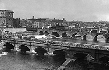 Broad Street Bridge construction, seen from the air, 1922