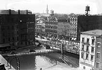 Pedestrian bridge over Erie Canal at Exchange Street