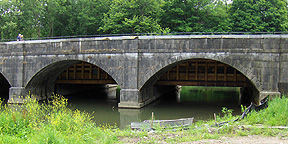 Nine Mile Creek Aqueduct restoration - The towpath arches from the north