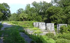 Nine Mile Creek Aqueduct - Looking east