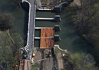 Nine Mile Creek Aqueduct restoration - First glulam timbers installed