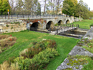 The towpath arches of the Jordan Aqueduct, looking northeast