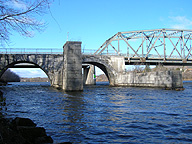 Rexford Aqueduct, prism supports, southern side, looking west