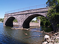 Rexford Aqueduct, southern side, towpath supports